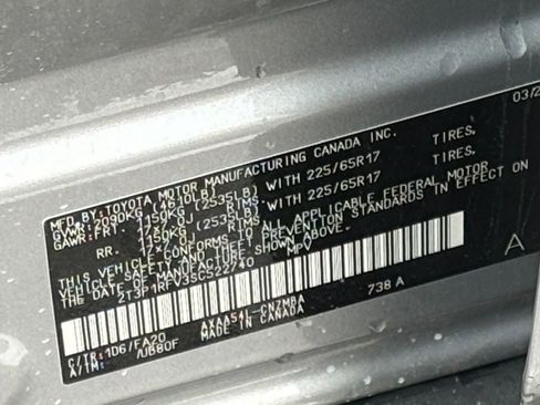 Used 2025 Toyota RAV4 XLE image 31