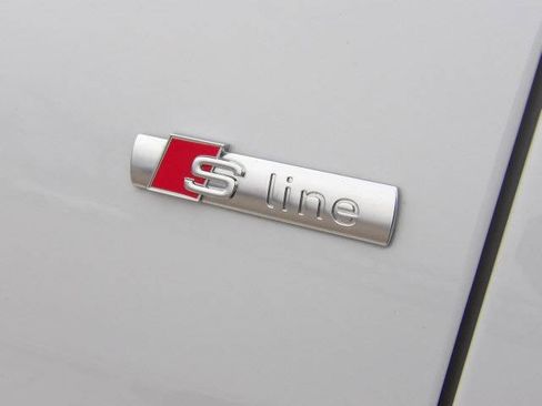 Used 2023 Audi Q8 Prestige w/ Prestige Package image 28