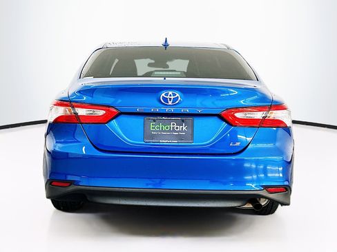 Used 2019 Toyota Camry LE FWD image 7