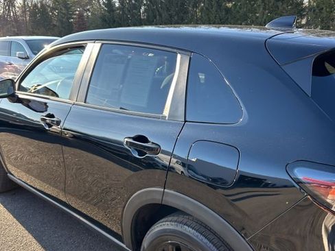 Used 2023 Honda HR-V Sport image 5