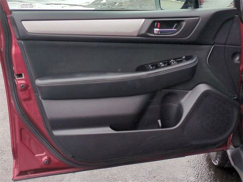 Used 2017 Subaru Outback 2.5i Premium image 22
