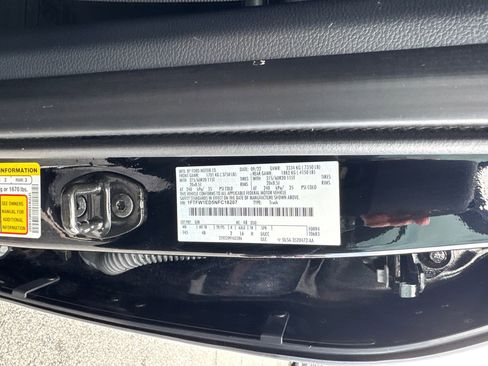 Certified 2022 Ford F150 XLT w/ Equipment Group 302A High image 33