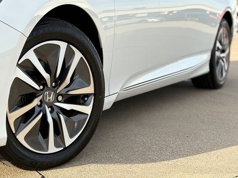 Used 2021 Honda Accord EX-L image 11
