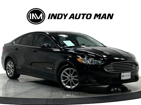 Used 2019 Ford Fusion SE FWD image 2
