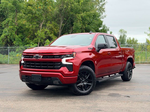 Used 2025 Chevrolet Silverado 1500 RST AWD/4WD image 2