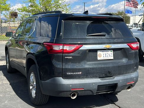 Used 2021 Chevrolet Traverse LT FWD image 3