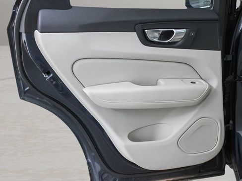 Certified 2025 Volvo XC60 B5 Ultra w/ Protection Package Premier AWD/4WD image 24