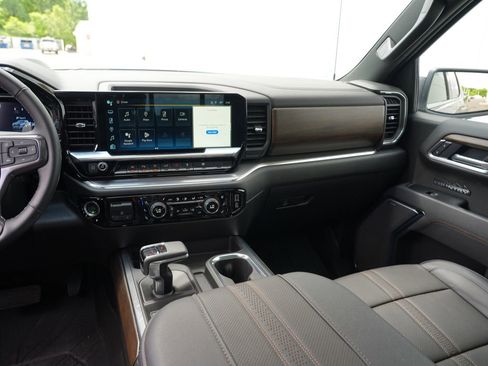 Certified 2025 Chevrolet Silverado 1500 High Country w/ High Country Premium Package AWD/4WD image 22