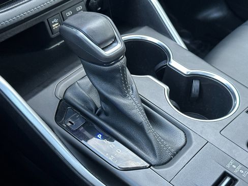 Used 2023 Toyota Highlander XLE image 25