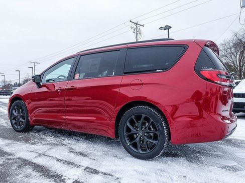 New 2026 Chrysler Pacifica Select image 16