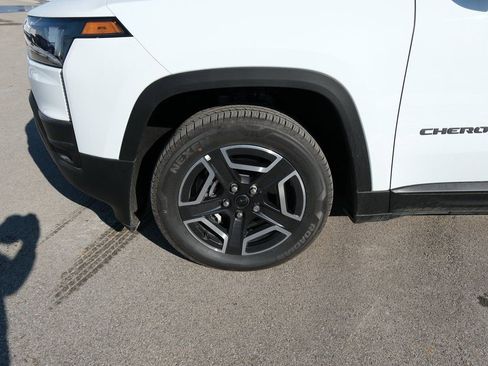 New 2026 Jeep Cherokee Limited AWD/4WD image 13