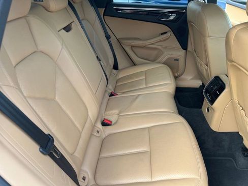 Used 2017 Porsche Macan S AWD/4WD image 16
