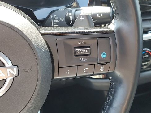 Used 2022 Nissan Pathfinder Platinum image 16