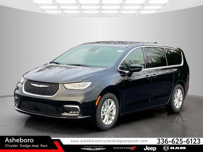 New 2026 Chrysler Pacifica Select