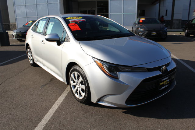Certified 2025 Toyota Corolla LE FWD image 2