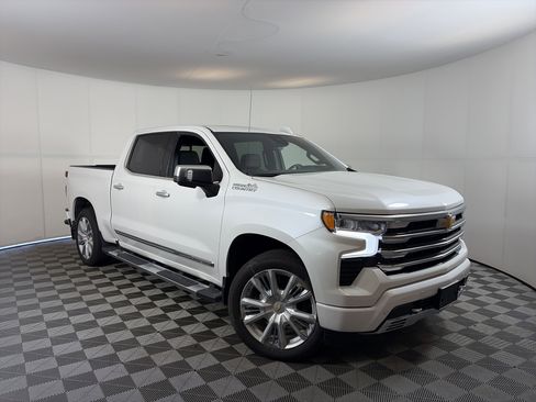 Certified 2024 Chevrolet Silverado 1500 High Country w/ High Country Premium Package AWD/4WD image 1