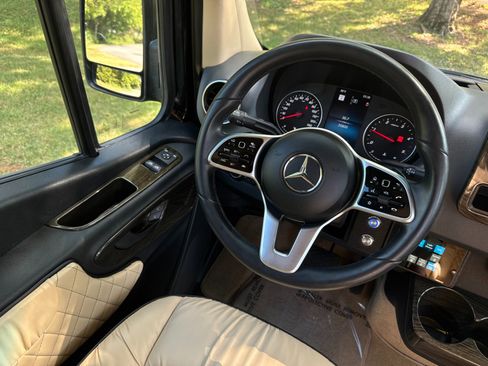 Used 2019 Mercedes-Benz Sprinter 170 image 78