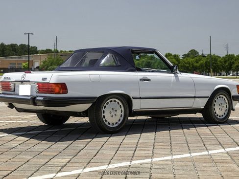 Used 1988 Mercedes-Benz 560 SL image 16