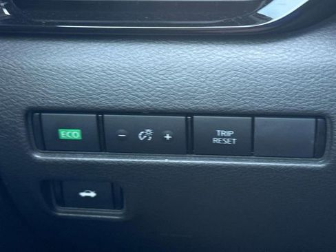 Certified 2025 Nissan Sentra SV image 20