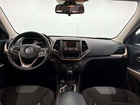 Used 2017 Jeep Cherokee Sport AWD/4WD image 15