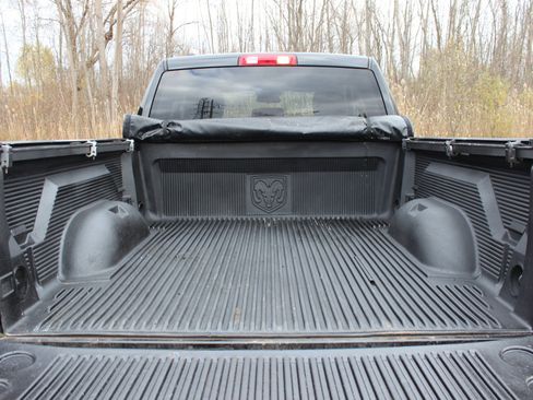 Used 2016 RAM 1500 ST w/ SXT Appearance Group image 7