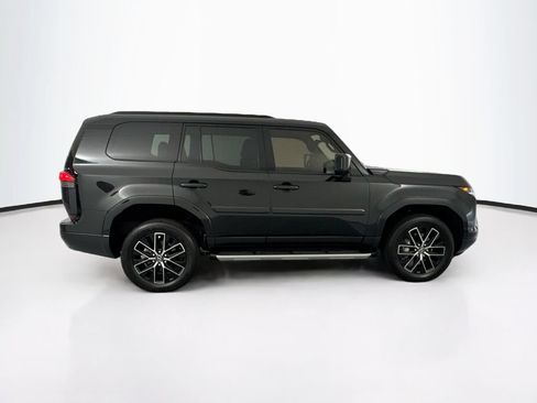Used 2025 Lexus GX 550 w/ Cold Area Package AWD/4WD image 4