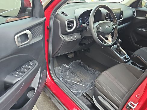 Certified 2022 Hyundai Venue SEL FWD image 10