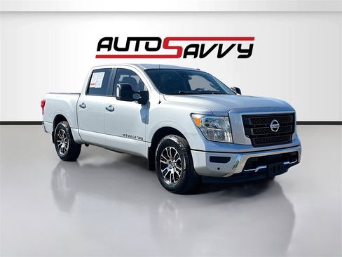 Used 2020 Nissan Titan SV w/ SV Convenience Package image 1