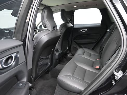 Used 2025 Volvo XC60 B5 Plus w/ Climate Package AWD/4WD image 14