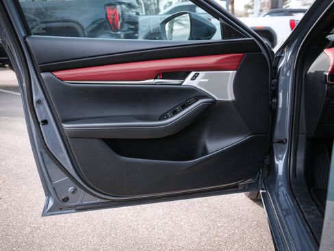 Certified 2025 MAZDA MAZDA3 2.5 S Hatchback w/ Premium Pkg image 14