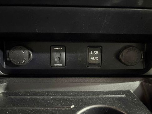 Certified 2018 Toyota Tundra Platinum image 22