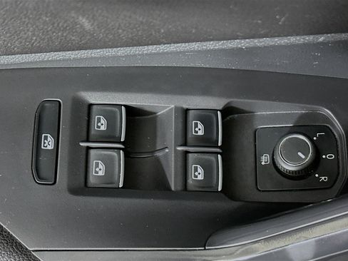 Used 2023 Volkswagen Jetta SE w/ Panoramic Sunroof Package image 14