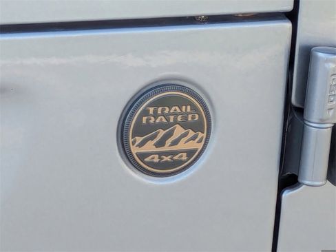 Used 2021 Jeep Wrangler Unlimited Rubicon w/ Trailer Tow Package image 15