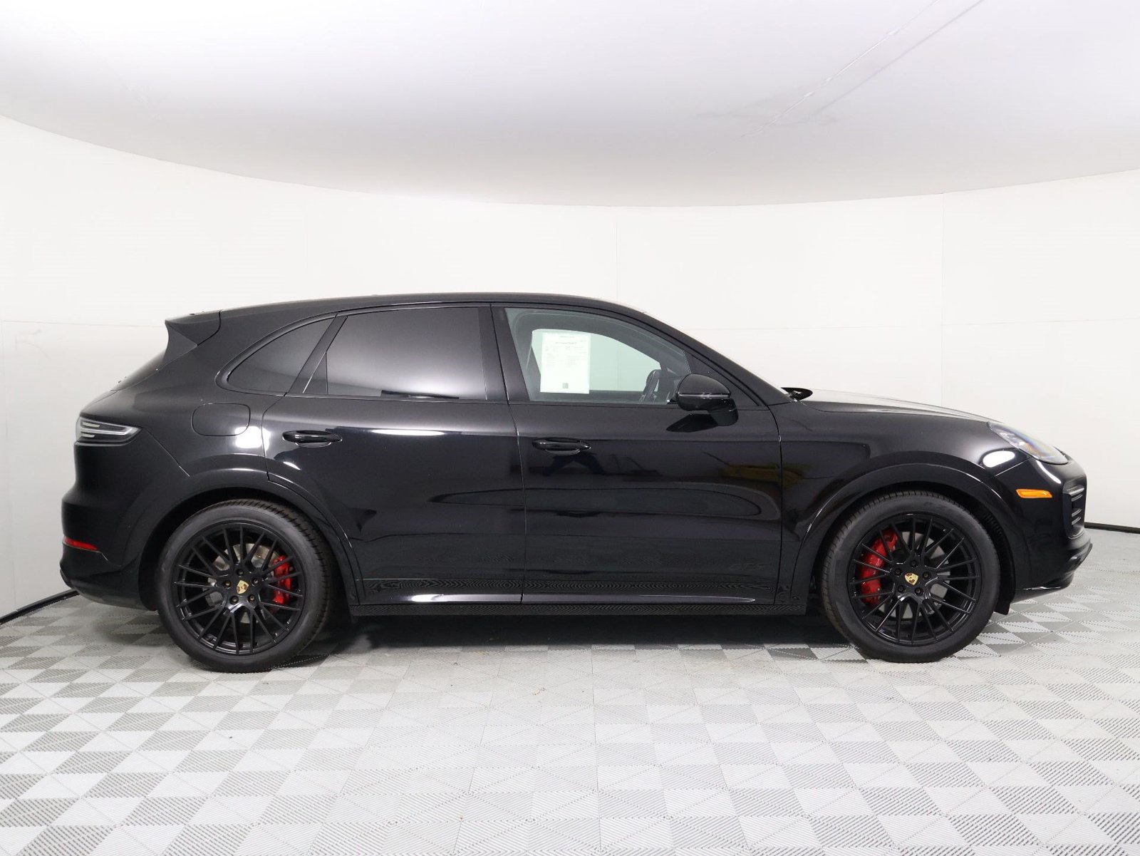 Certified 2023 Porsche Cayenne GTS AWD/4WD image 8