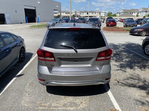 Used 2019 Dodge Journey Crossroad w/ Driver Convenience Group FWD image 9