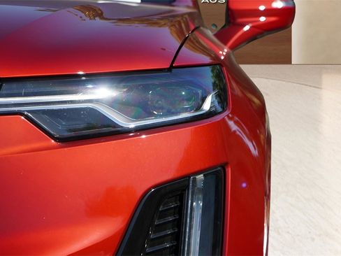 New 2025 Cadillac XT6 Luxury image 2