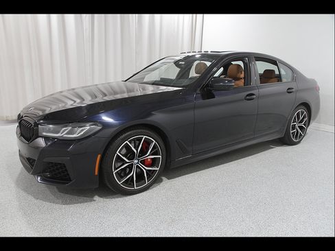 Used 2023 BMW 540i xDrive w/ M Sport Package AWD/4WD image 3