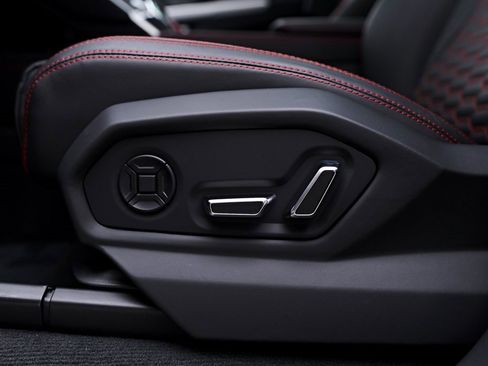 Used 2022 Lamborghini Urus image 42