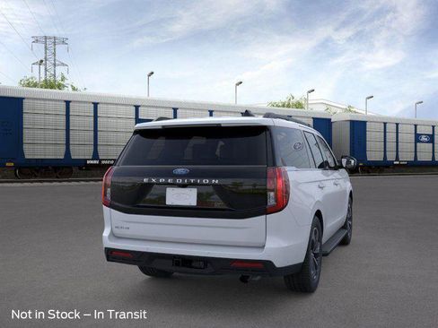 New 2026 Ford Expedition Active image 8