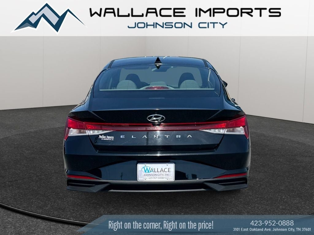 Used 2023 Hyundai Elantra SEL w/ Cargo Package FWD image 4