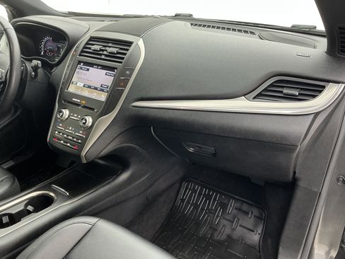 Used 2017 Lincoln MKC Premiere image 23