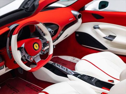 Used 2022 Ferrari F8 Tributo RWD image 43