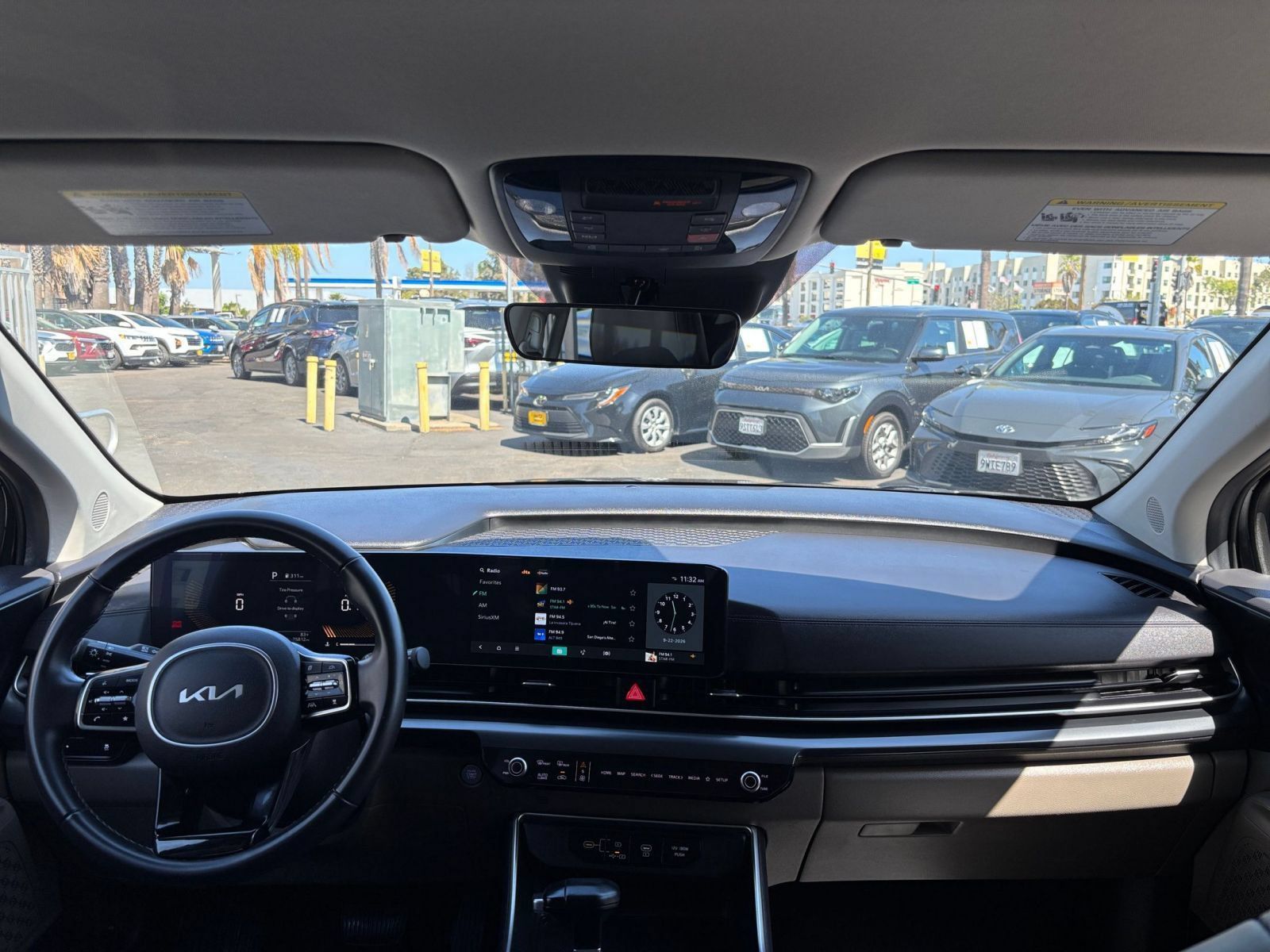 Used 2026 Kia Carnival FWD image 35