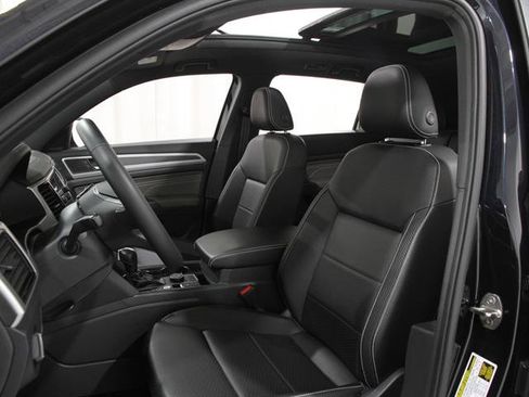 Used 2023 Volkswagen Atlas Cross Sport SEL image 5