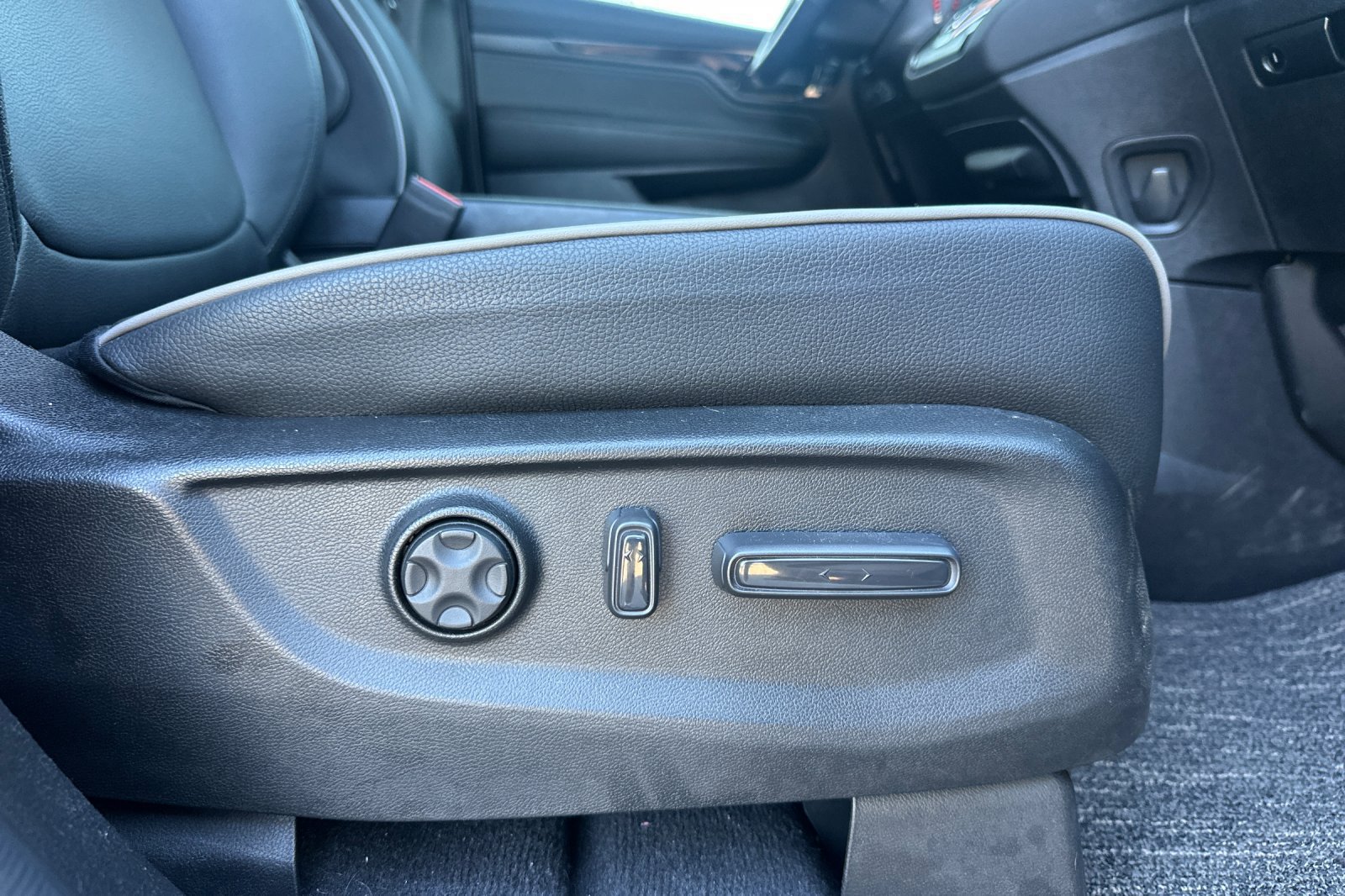 Used 2026 Honda Odyssey Touring image 23
