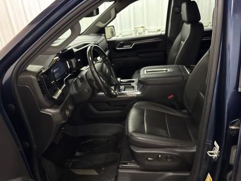 Used 2022 Chevrolet Silverado 1500 LTZ w/ LTZ Convenience Package II AWD/4WD image 29
