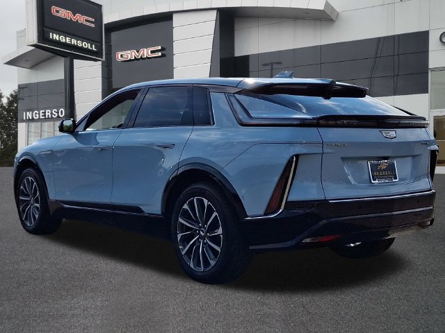 Used 2024 Cadillac Lyriq Sport AWD/4WD image 23