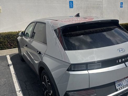 Used 2024 Hyundai Ioniq 5 SEL image 3