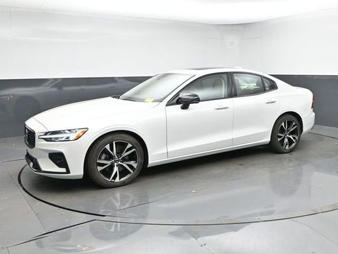 Used 2023 Volvo S60 B5 Core w/ Climate Package FWD image 4