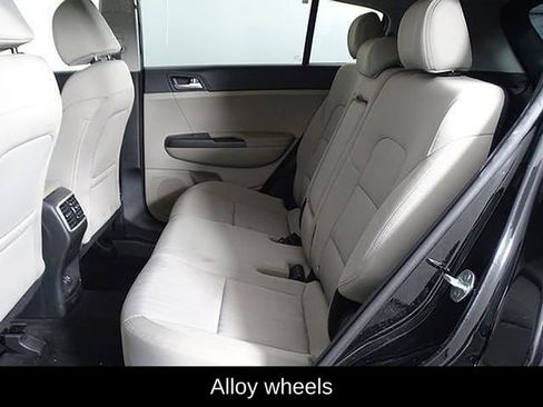 Used 2022 Kia Sportage LX image 11